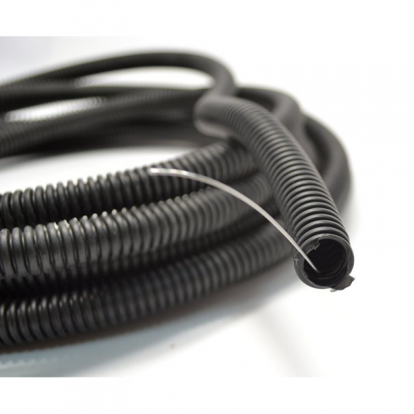 Труба гофрированная ПНД легкая с зондом 16мм черная IEK